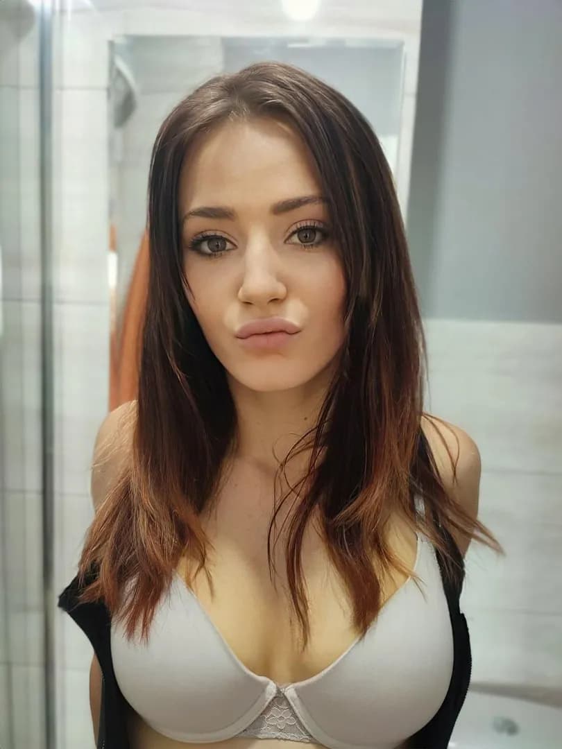 Bella_in_heels – MYM creator