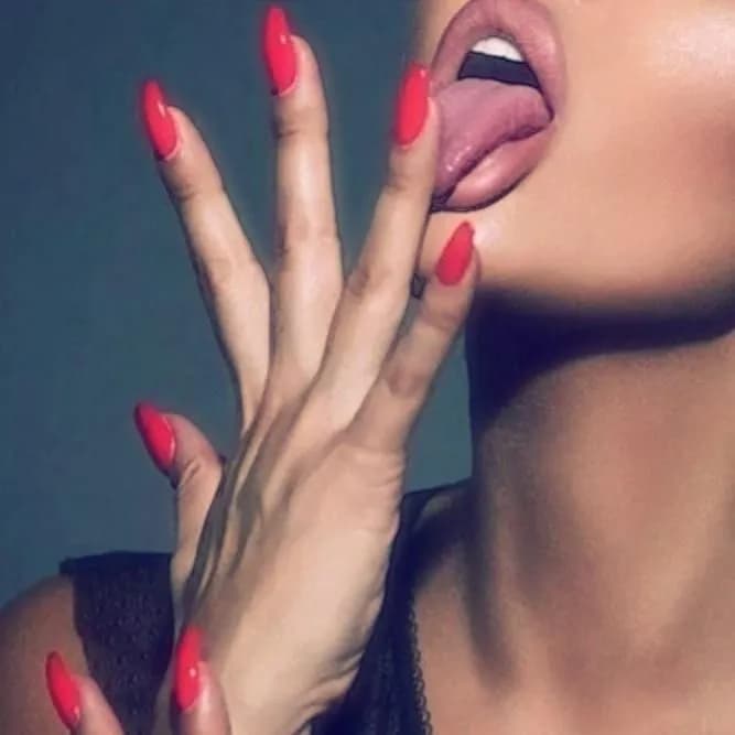 Carameline – MYM creator profile picture