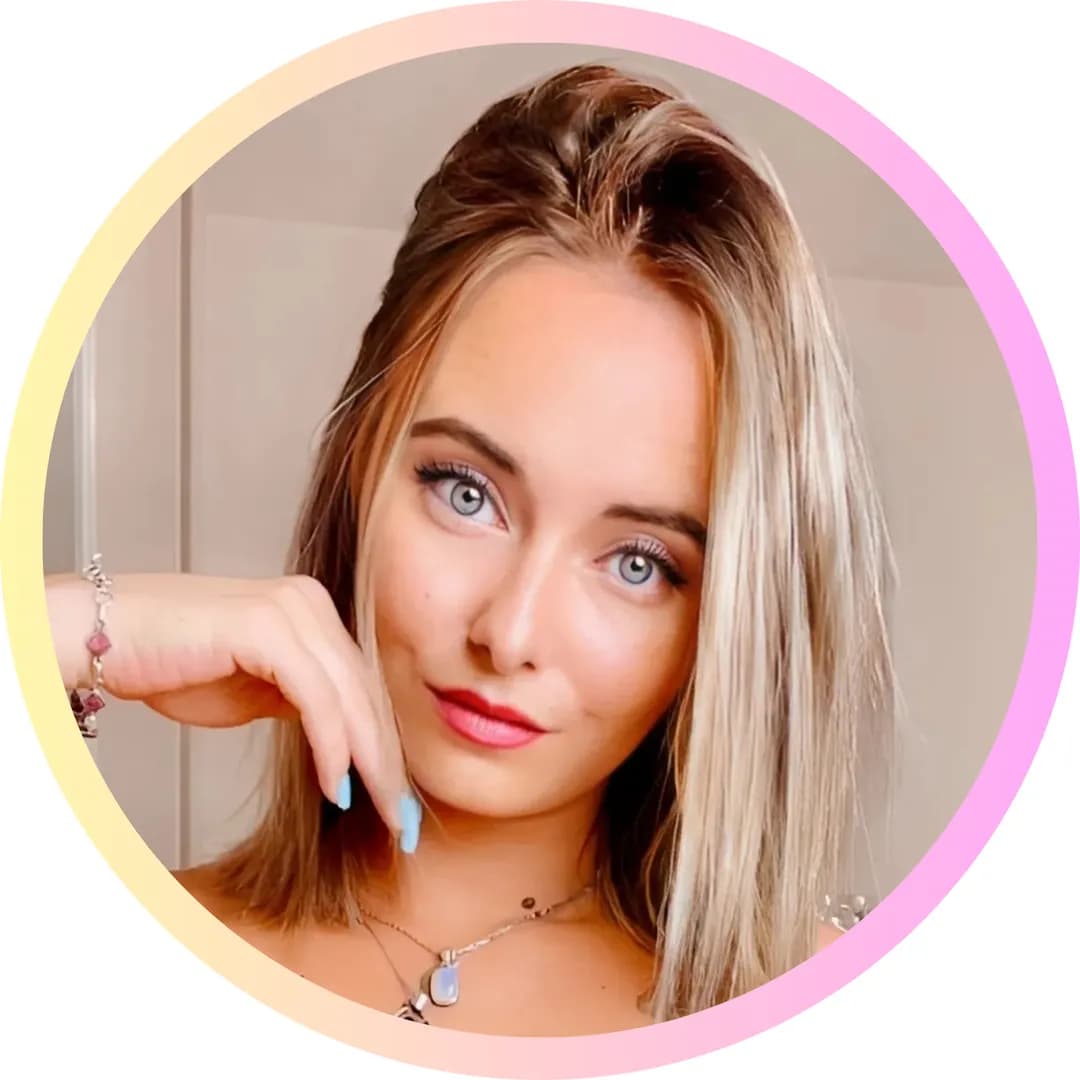 Lola_sakura – MYM creator