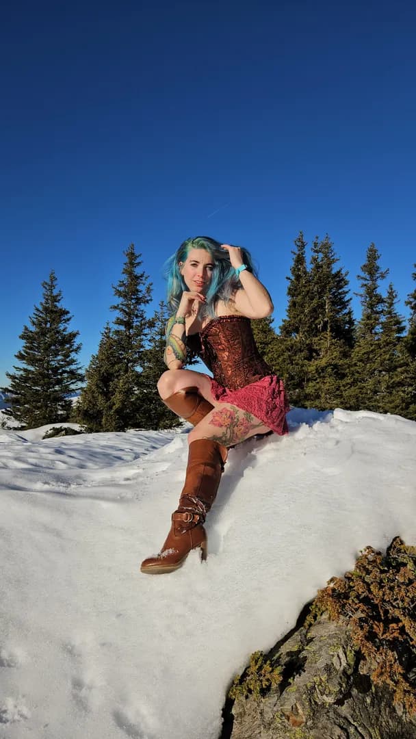 Lovilyn24_mym – MYM creator profile picture