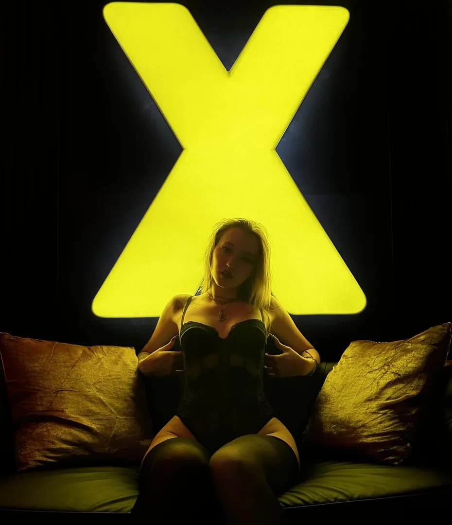 Manonriri_ – MYM creator