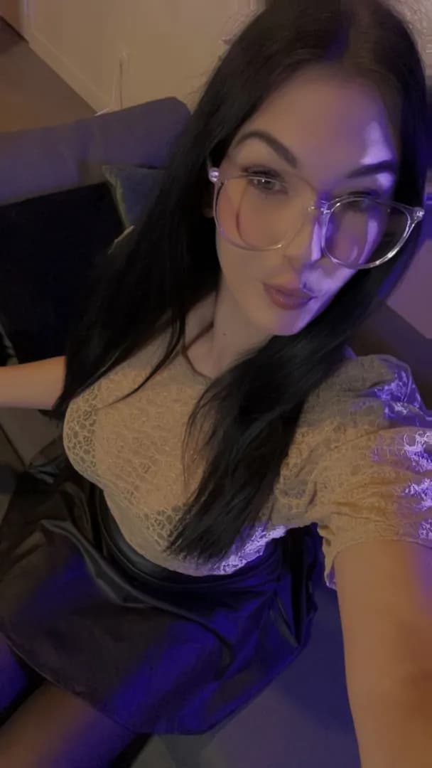 Queen_coquette_pegging – MYM creator