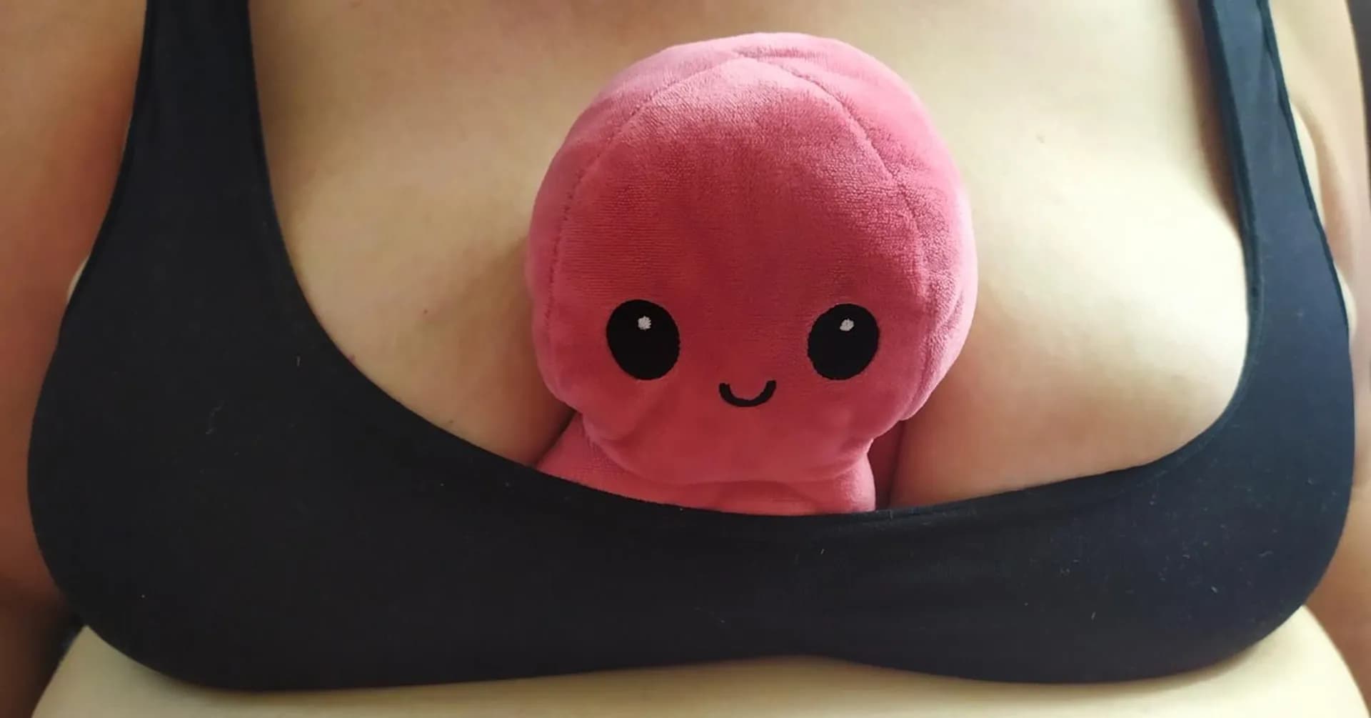 Alexia_pinkia – MYM creator