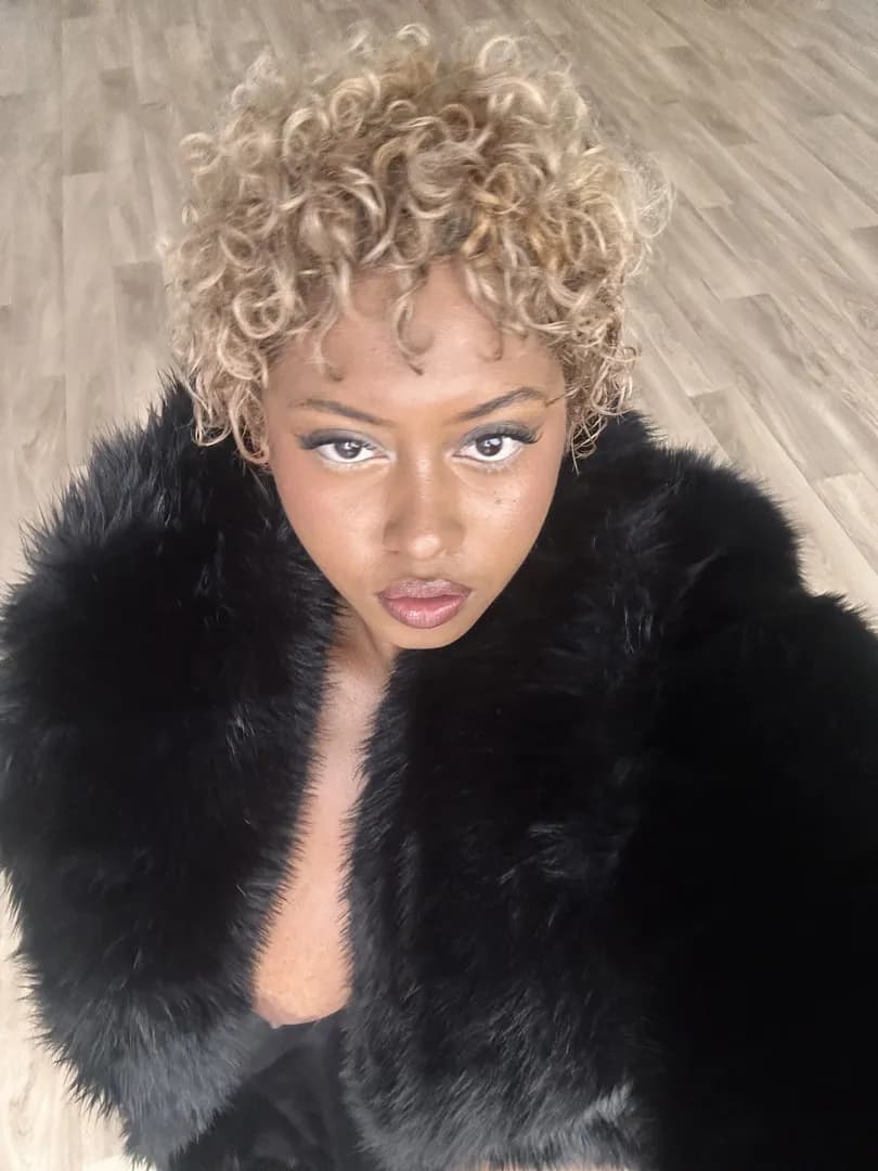 Badgyalchampers – MYM creator profile picture