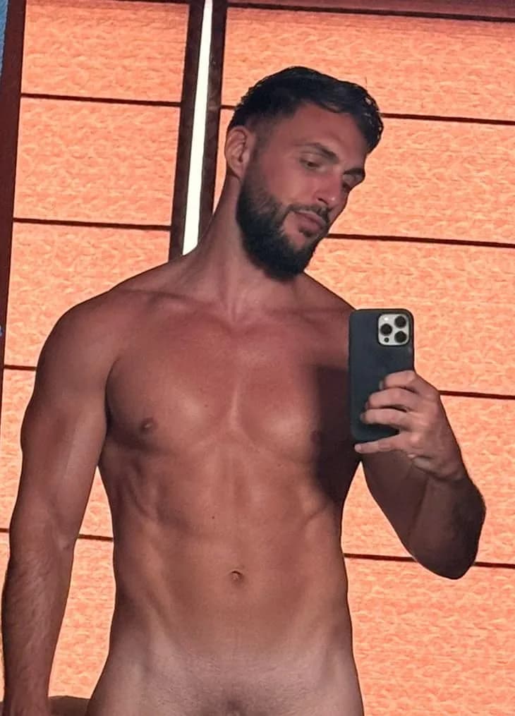 Clement_castelli – MYM creator profile picture