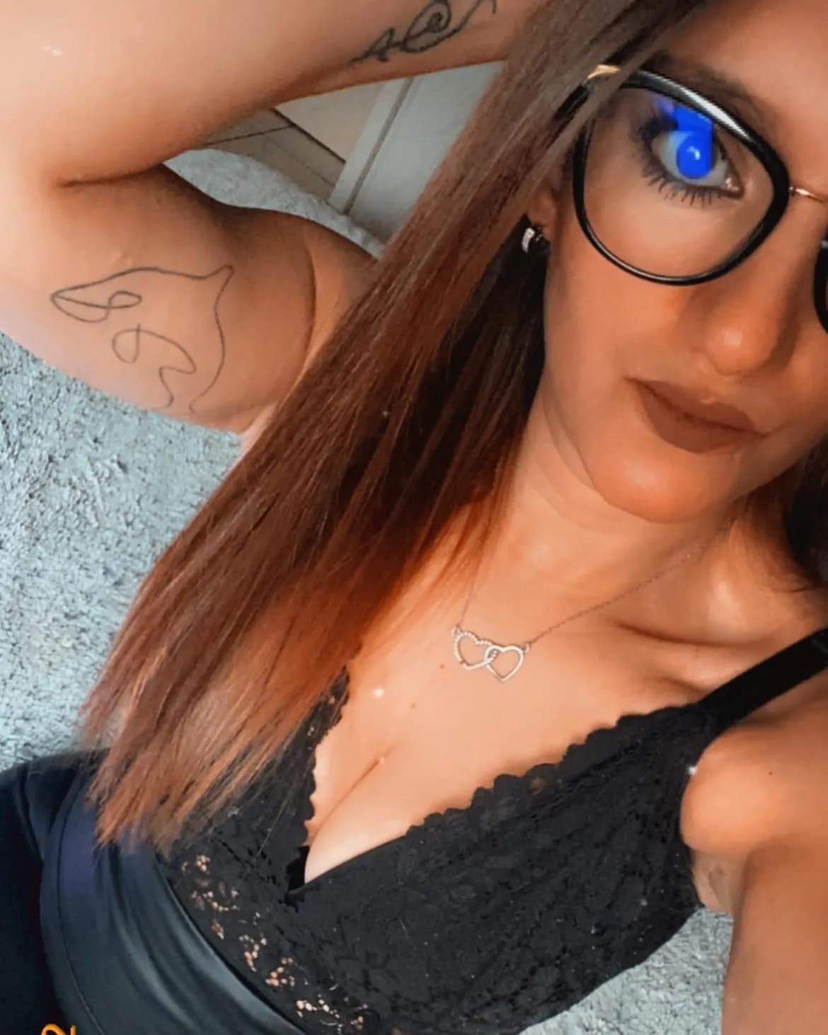 Elena33 – MYM creator profile picture