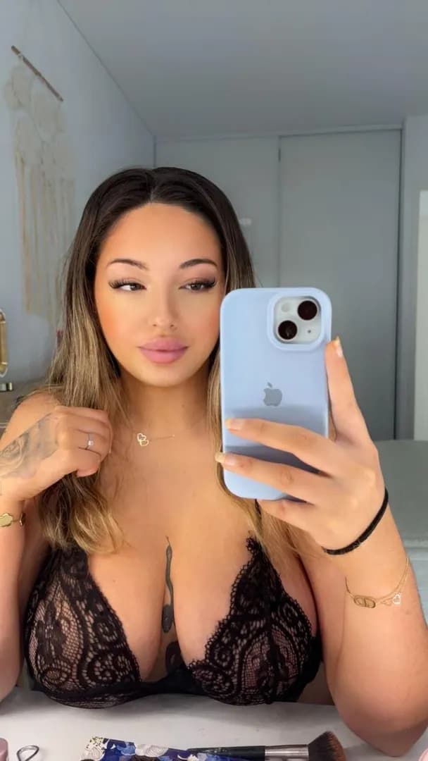 Emma_love1099 – MYM creator