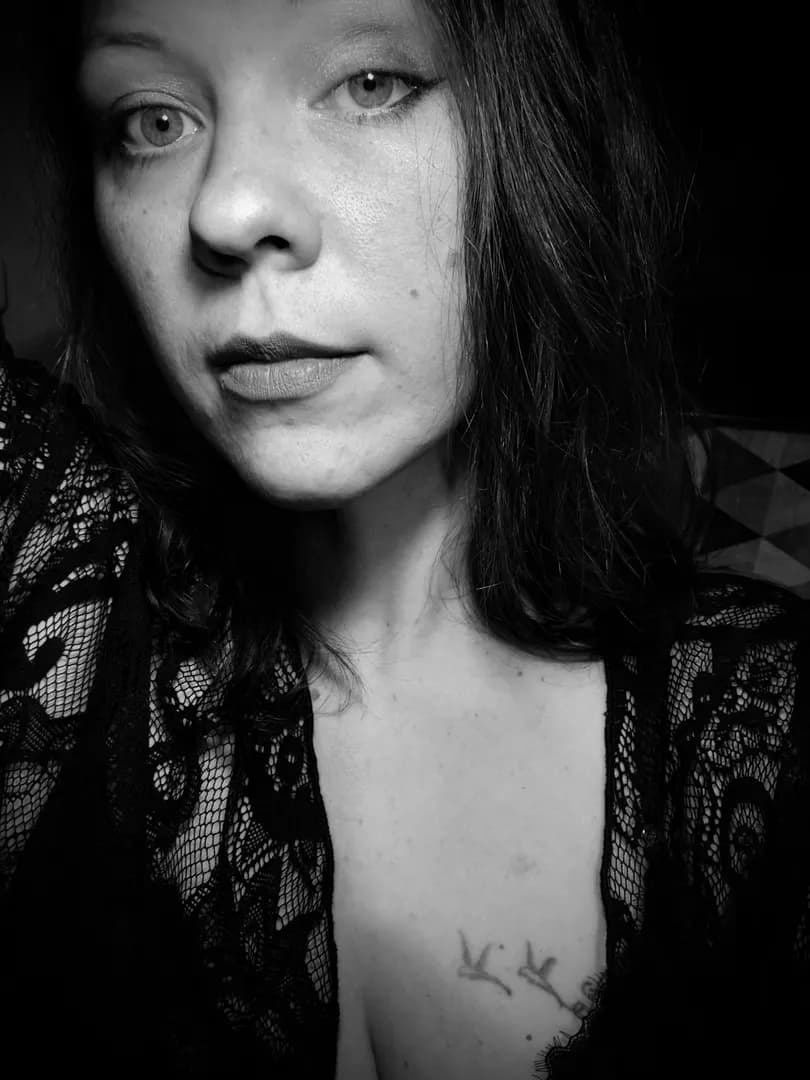 Hestia_x – MYM creator