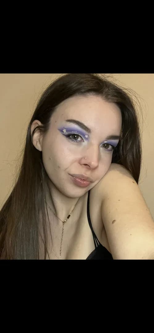 Lula_off – MYM creator