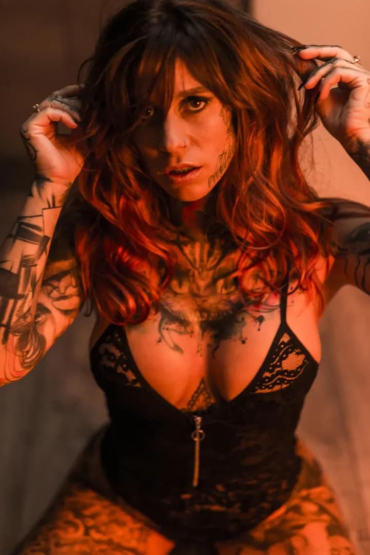 Offishal – MYM creator