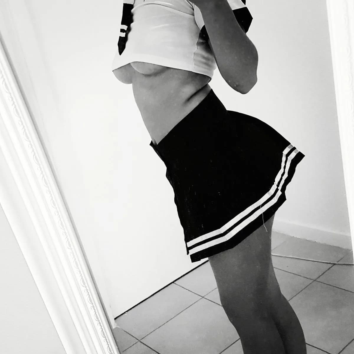 Petitesonny – MYM creator profile picture