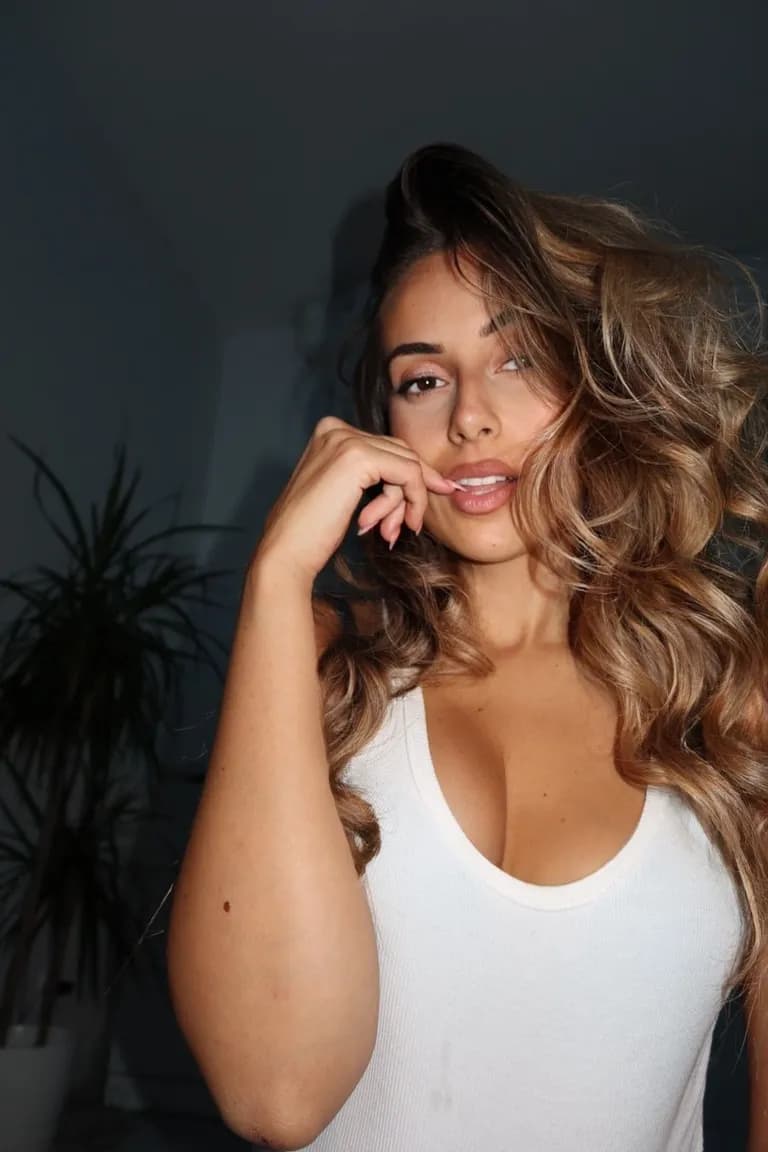 Tiffanyana – MYM creator