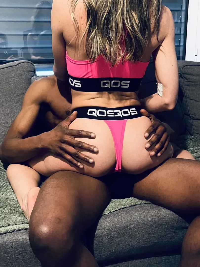 Tinyhotwife β MYM creator