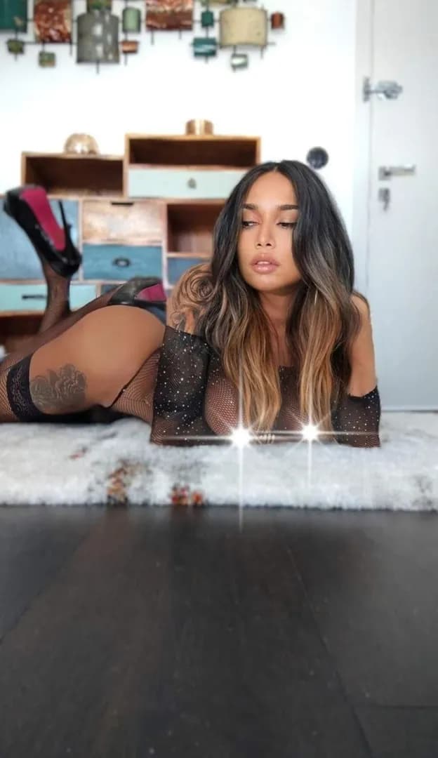 Vanesafalcao – MYM creator